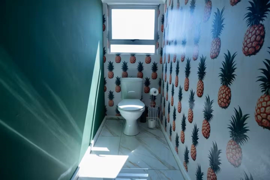 2 Bedroom Property for Sale in Sea Point Western Cape